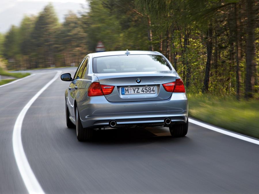 BMW 335i Sedan 2008 года  (фото 9 из 16)